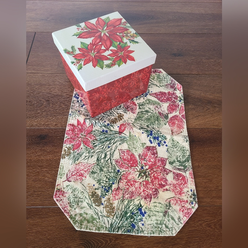 Vintage Placemats set of 6 Christmas Holiday Poinsettia